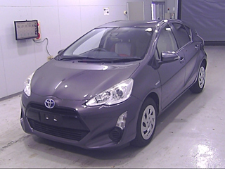 TOYOTA AQUA 2017