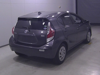 TOYOTA AQUA 2017