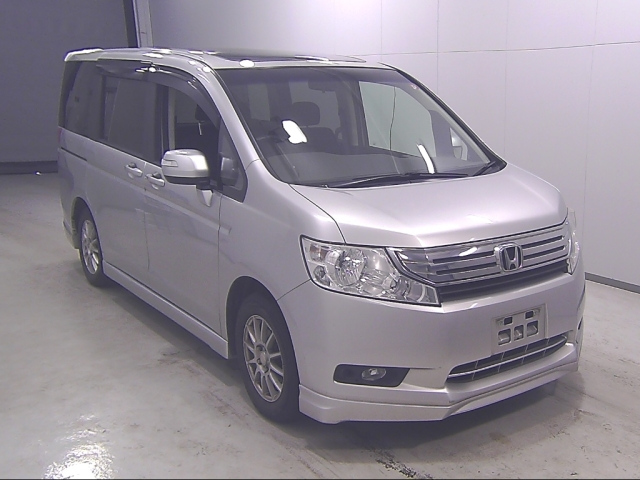 HONDA STEP WAGON 2010