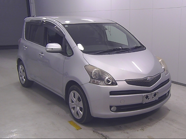 TOYOTA RACTIS 2010