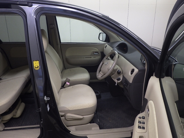 TOYOTA SIENTA 2010