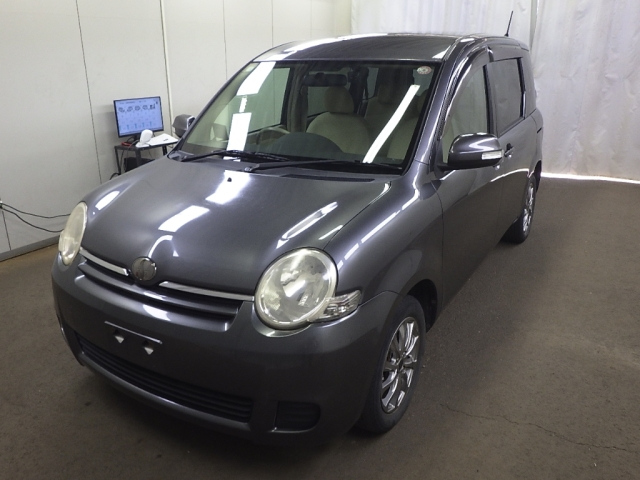 TOYOTA SIENTA 2010