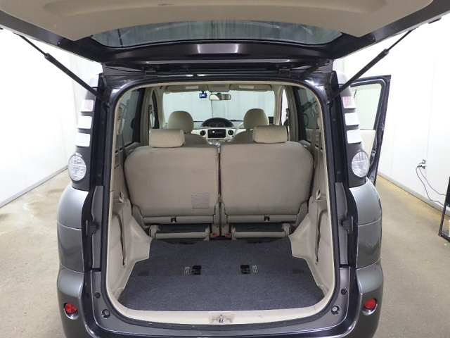 TOYOTA SIENTA 2010