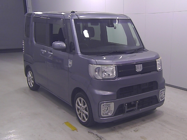 DAIHATSU WAKE 2016