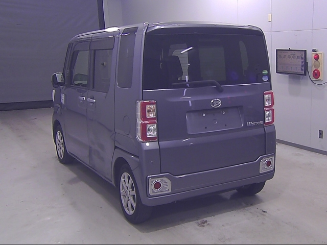 DAIHATSU WAKE 2016