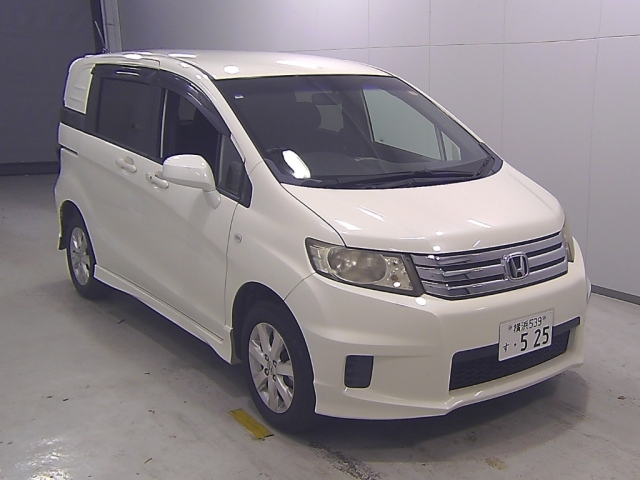 HONDA FREED 2011