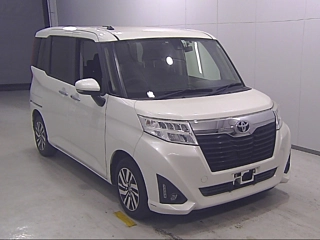 TOYOTA ROOMY 2017