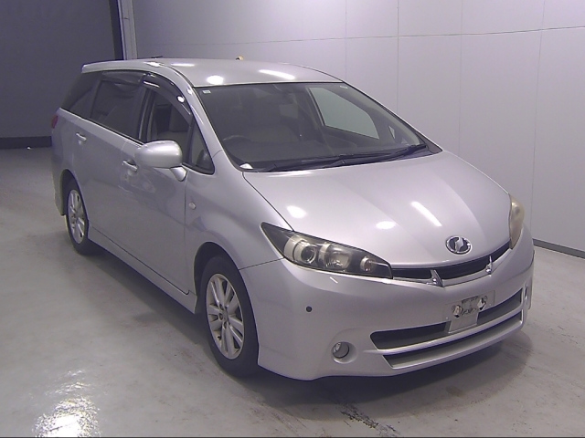 TOYOTA WISH 2010