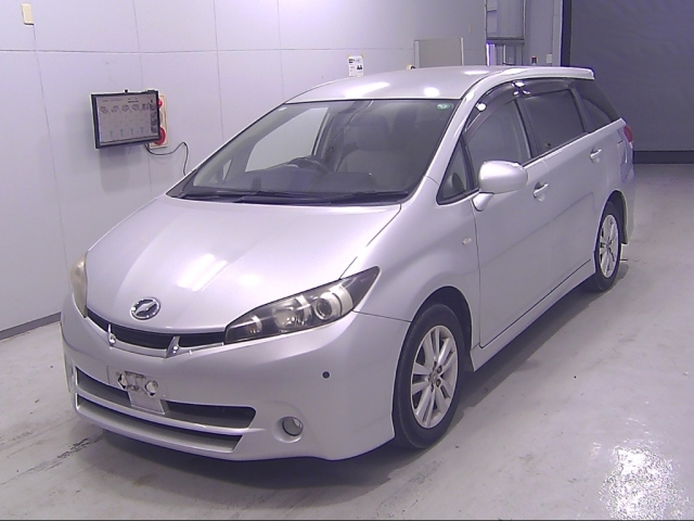 TOYOTA WISH 2010
