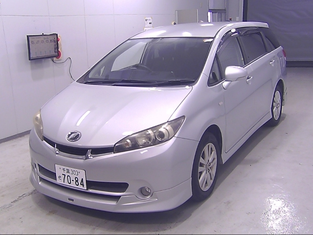 TOYOTA WISH 2012