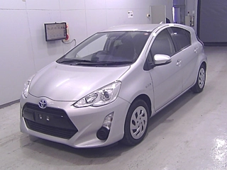 TOYOTA AQUA 2016