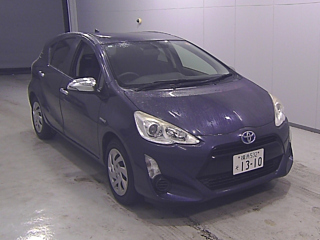 TOYOTA AQUA 2015