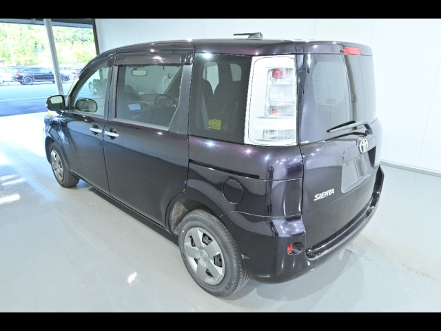 TOYOTA SIENTA 2012