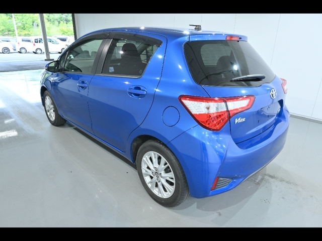 TOYOTA VITZ 2018