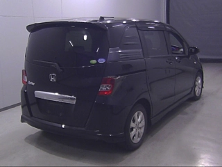 HONDA FREED 2011