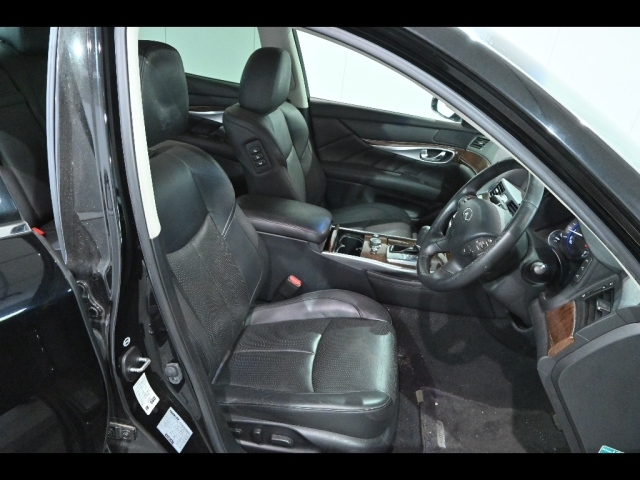 NISSAN FUGA 2016