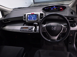 HONDA FREED 2013