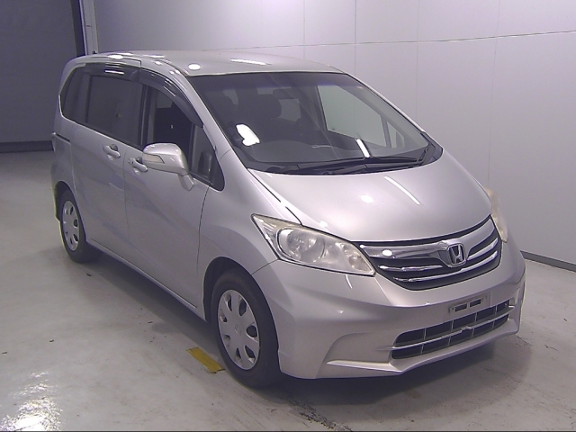 HONDA FREED 2013