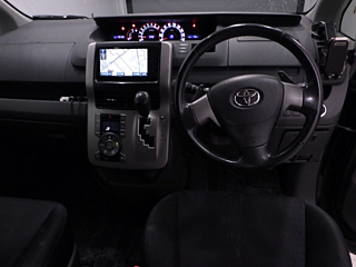 TOYOTA VOXY 2008