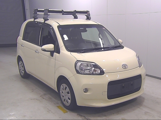 TOYOTA PORTE 2014