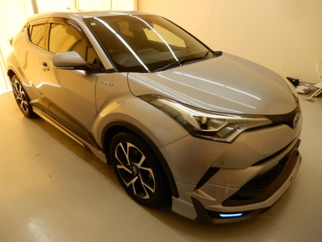 TOYOTA C-HR 2017