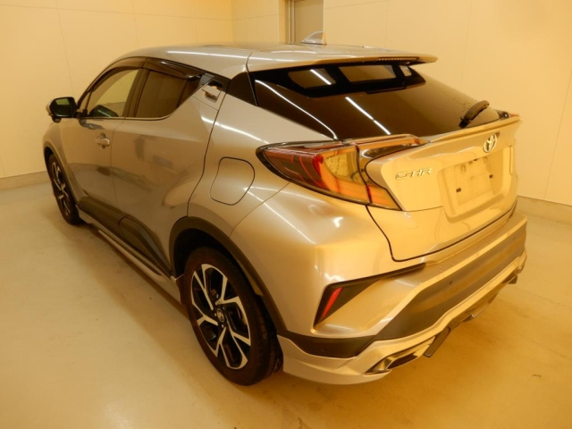 TOYOTA C-HR 2017