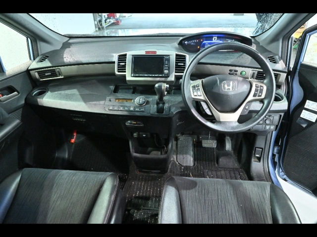 HONDA FREED 2012