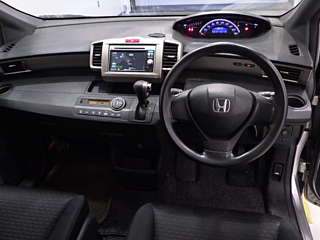 HONDA FREED 2010