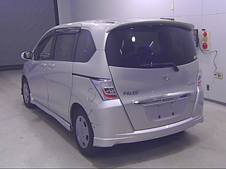 HONDA FREED 2011
