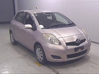 TOYOTA VITZ 2010