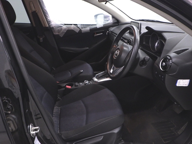 MAZDA DEMIO 2016