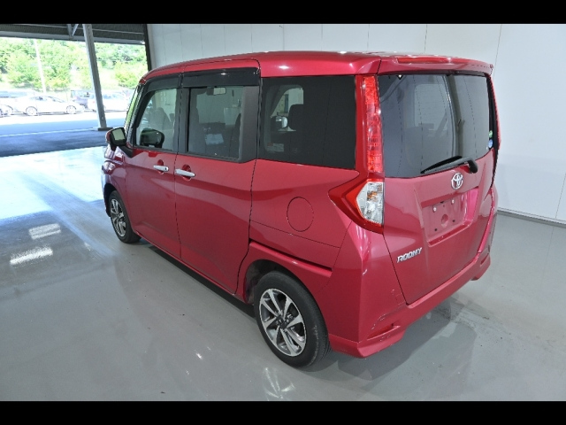TOYOTA ROOMY 2016