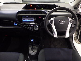 TOYOTA AQUA 2015