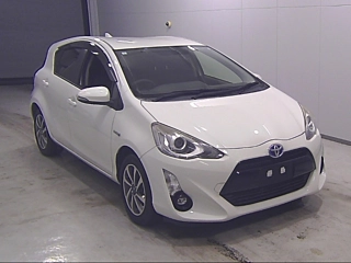 TOYOTA AQUA 2015