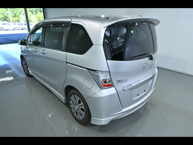 HONDA FREED 2012