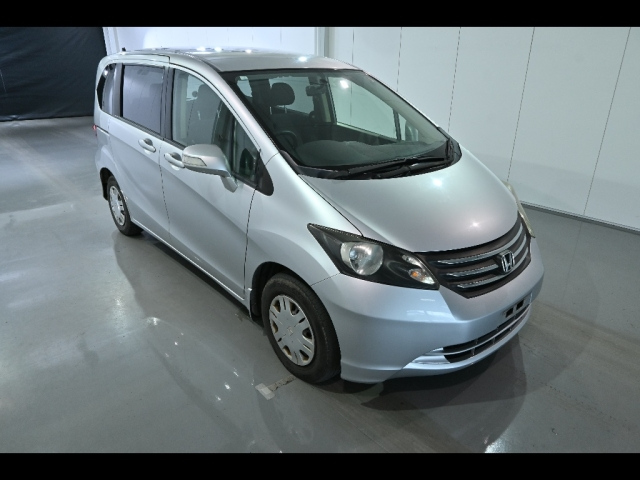 HONDA FREED 2010