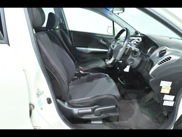 HONDA STREAM 2011