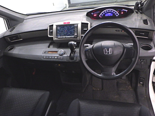 HONDA FREED 2010