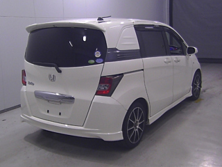 HONDA FREED 2010