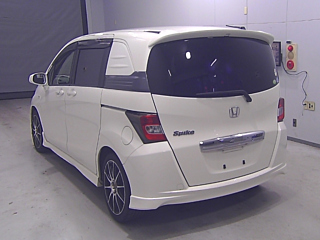 HONDA FREED 2010