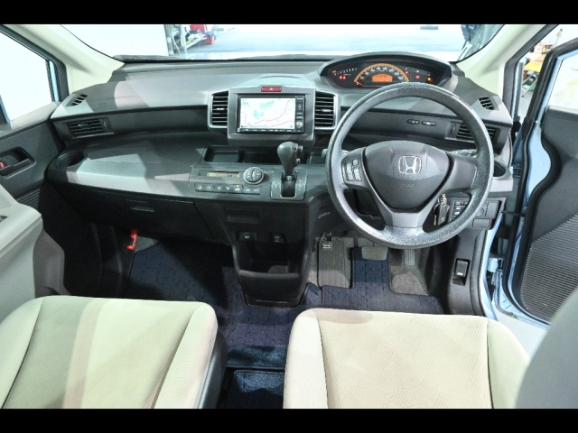 HONDA FREED 2009