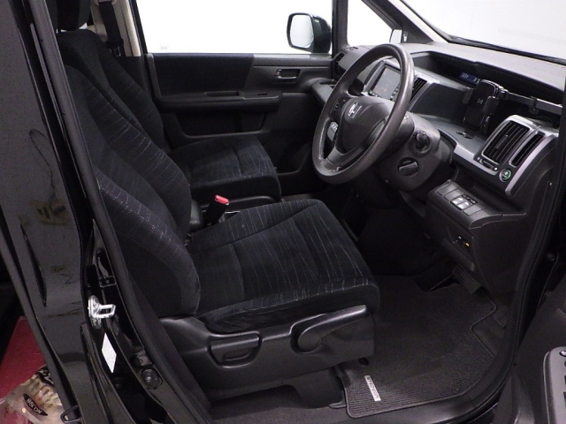 HONDA STEP WAGON 2011