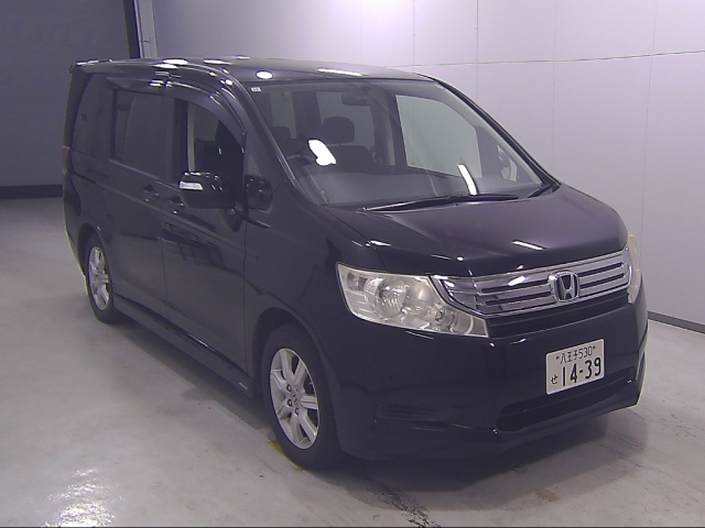 HONDA STEP WAGON 2011