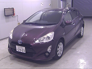 TOYOTA AQUA 2016