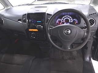 NISSAN ROOX 2010