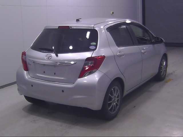 TOYOTA VITZ 2014