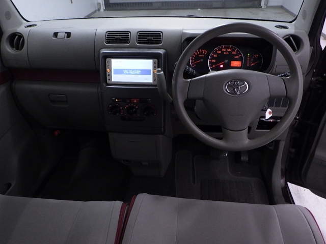 TOYOTA PIXIS SPACE 2012