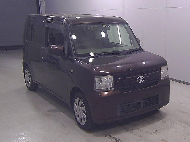 TOYOTA PIXIS SPACE 2012