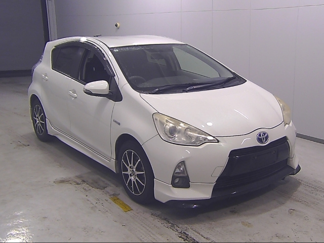 TOYOTA AQUA 2013
