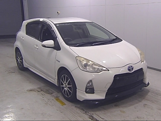 TOYOTA AQUA 2013